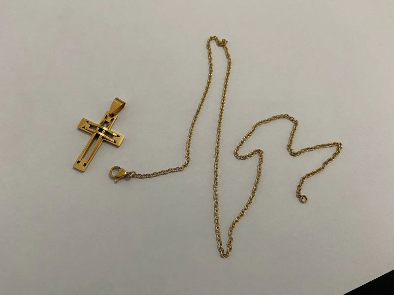 ✨ Colar Masculino de Cruz Crucifixo - Aço Inoxidável Dourado ✨