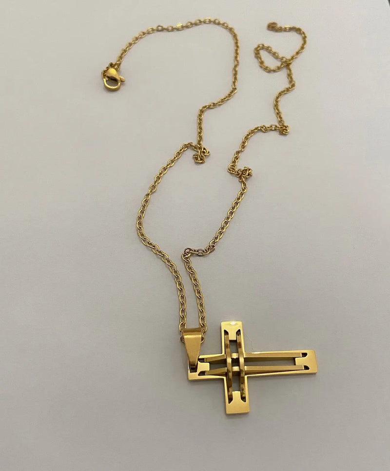 ✨ Colar Masculino de Cruz Crucifixo - Aço Inoxidável Dourado ✨