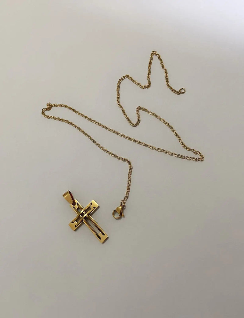 ✨ Colar Masculino de Cruz Crucifixo - Aço Inoxidável Dourado ✨