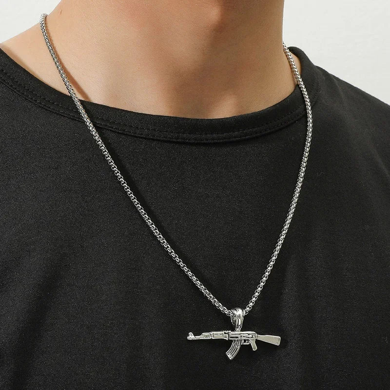 Colar com pingente de submetralhadora Ak-47, elegante e dominador, adequado para joias masculinas personalizadas de hip-hop, rock e punk